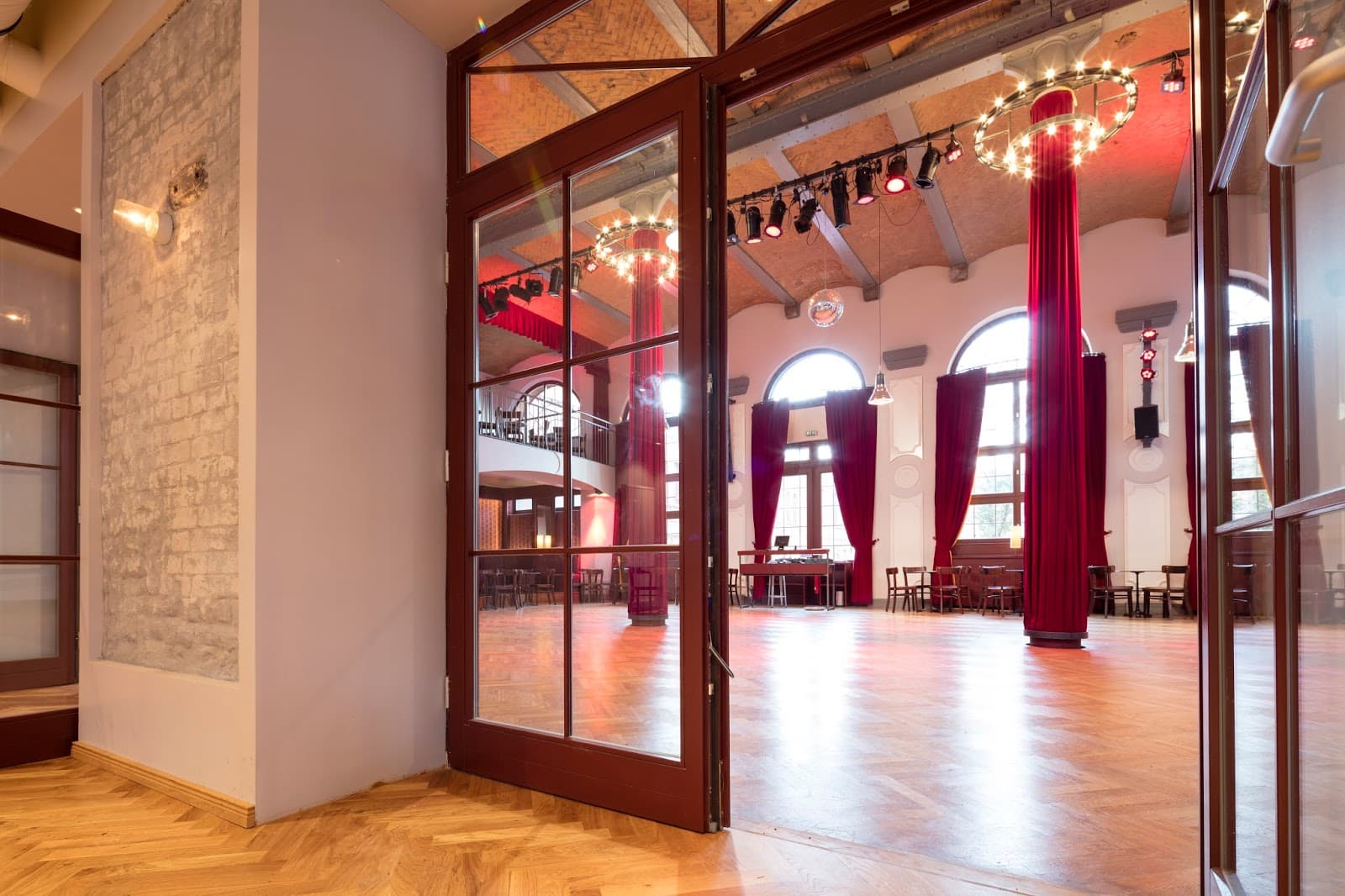 Tanzschule und Ballhaus Walzerlinksgestrickt Berlin. Berlin