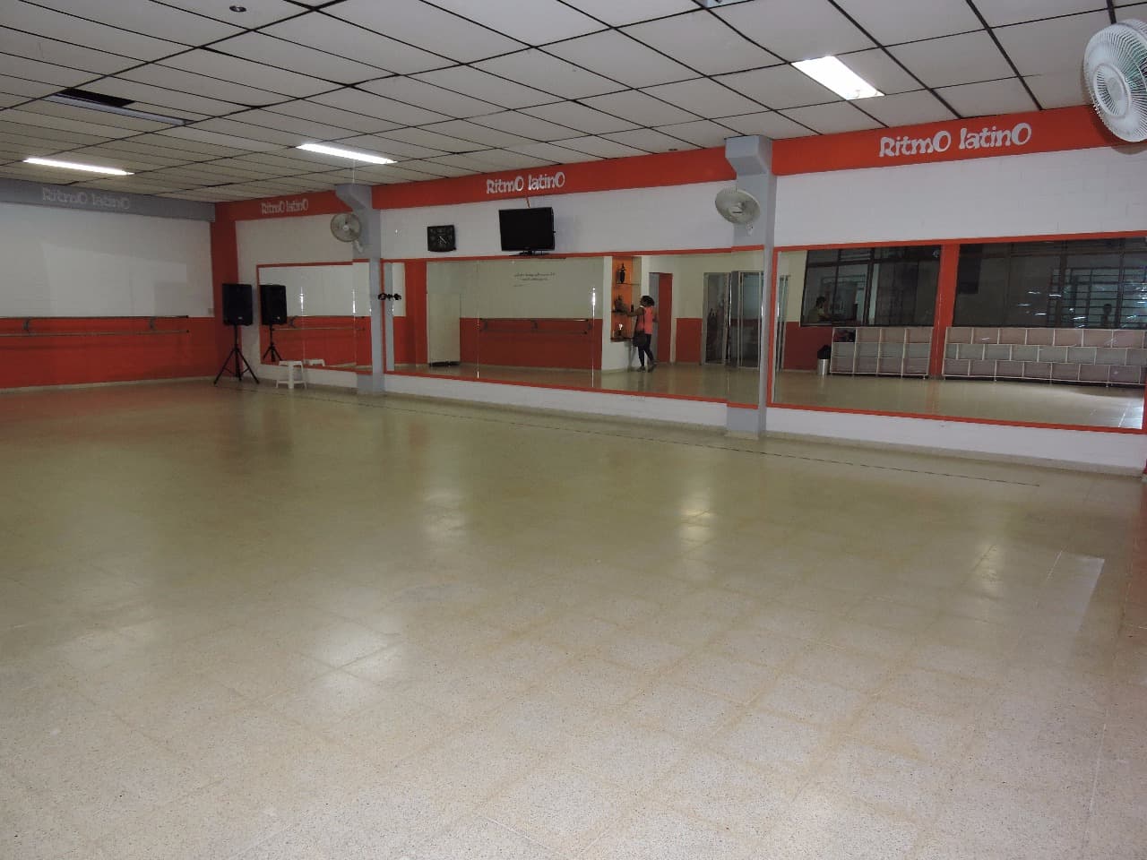 LATINO DANCE SCHOOL RHYTHM. Pereira