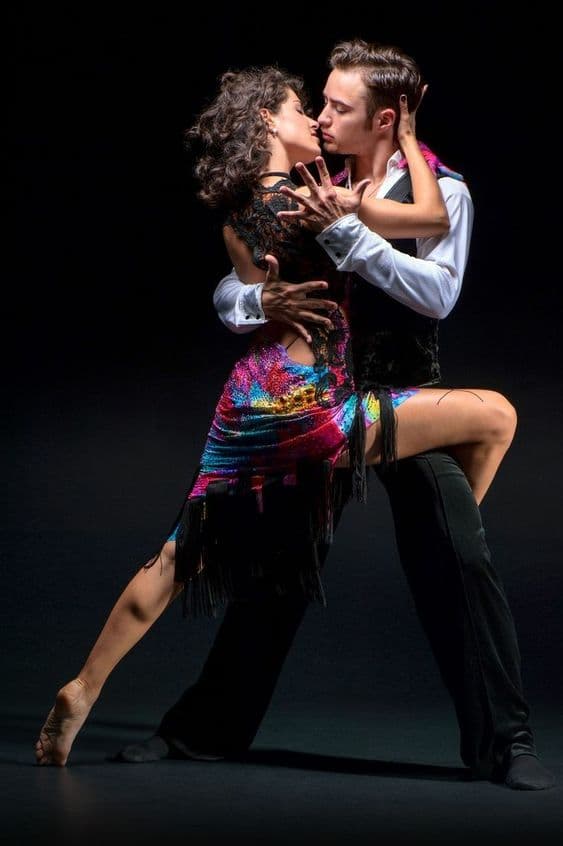 Latin Crazy Tribe - Bachata Dance Class. Al Sufouh