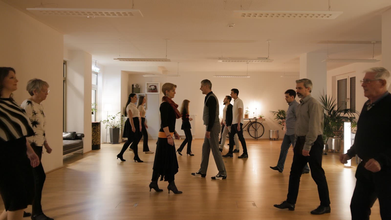 𝗧𝗮𝗻𝘇𝘀𝗰𝗵𝘂𝗹𝗲 Eddy Franzen | Linedance | Tango Argentino. Wien