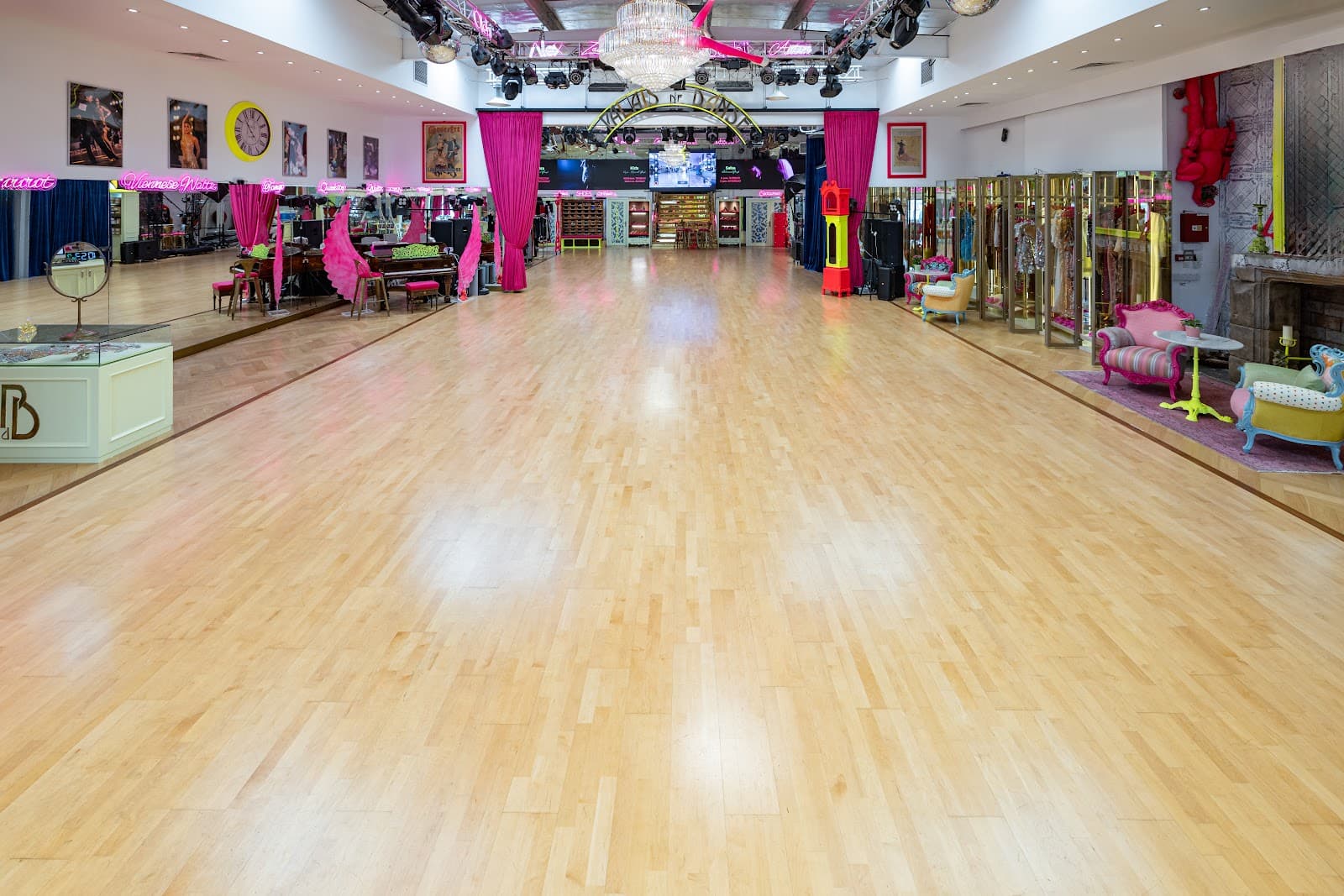 Palais de Danse Dance Studio Dubai. Dubai