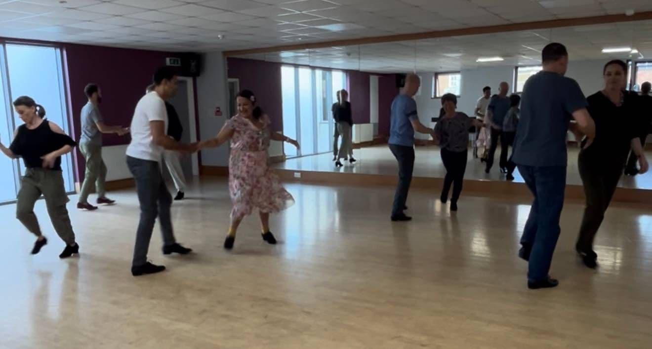 Beginners Ballroom & Latin Dance Classes. London E14 3qs
