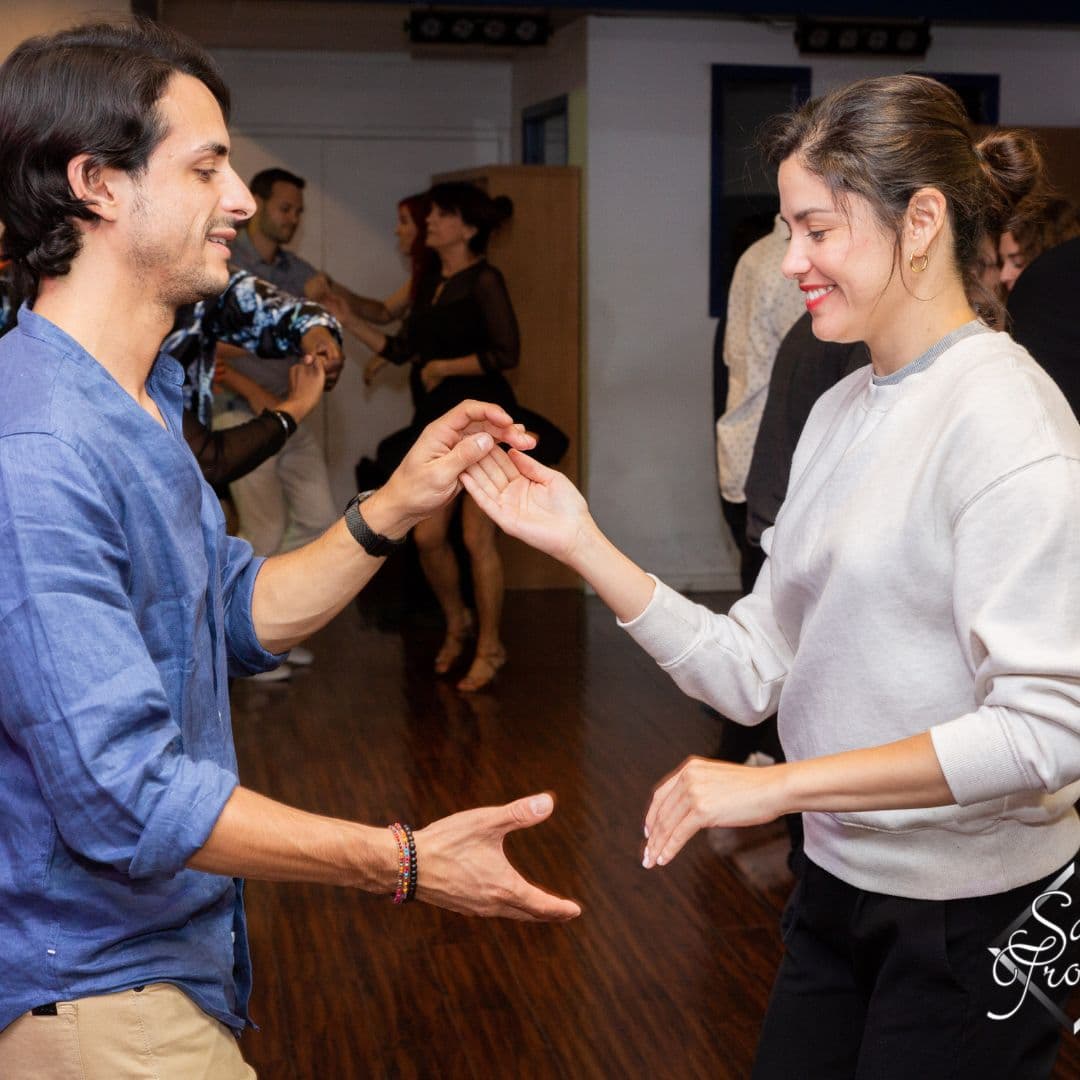 Salsa Bachata Laval. Laval